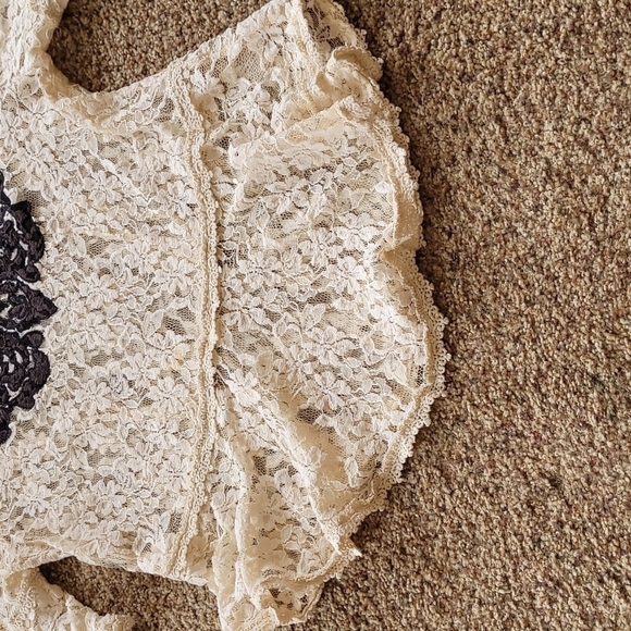 Free People lace/ crochet cream top - Picture 5 of 8